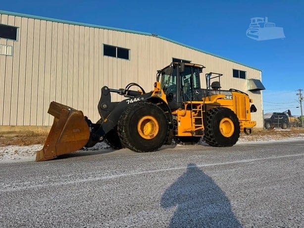 2015 DEERE 744KII
