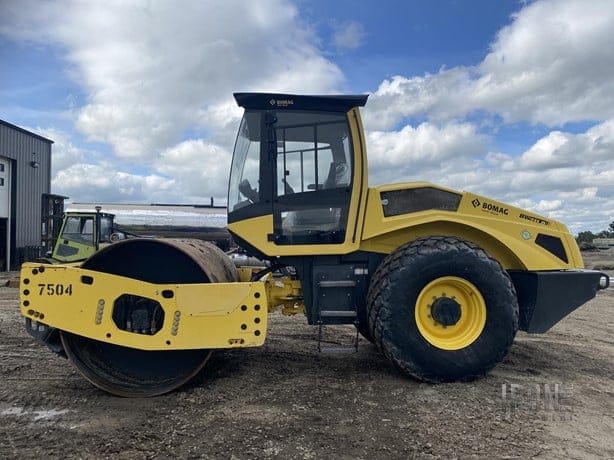 2018 BOMAG BW211D-5