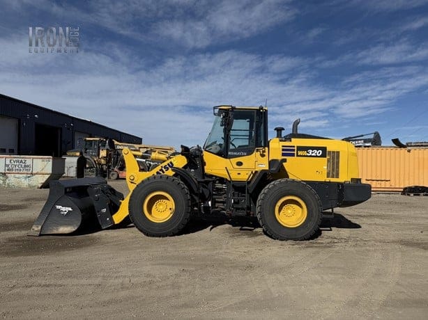 2022 KOMATSU WA320-8