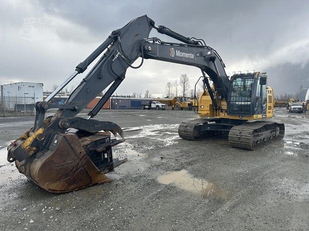 2022 DEERE 245G LC