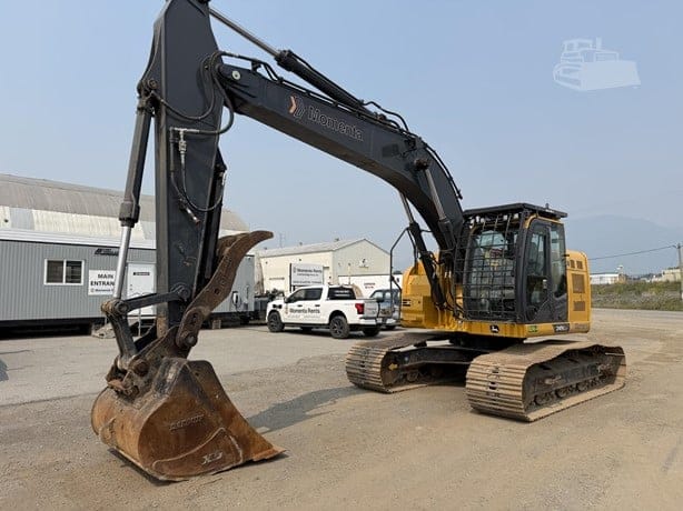 2022 DEERE 245G LC