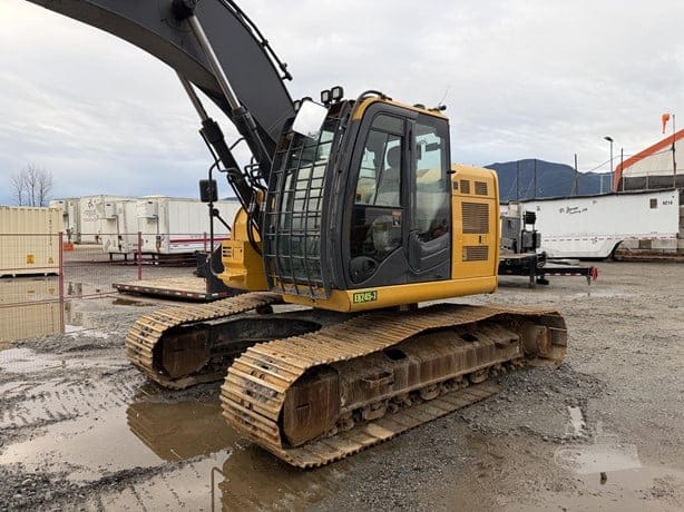 2022 DEERE 245G LC