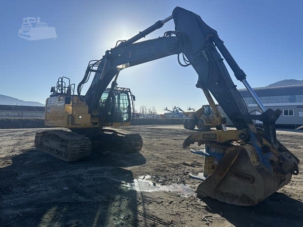 2022 DEERE 345G LC