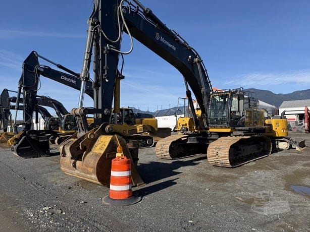 2022 DEERE 470G LC