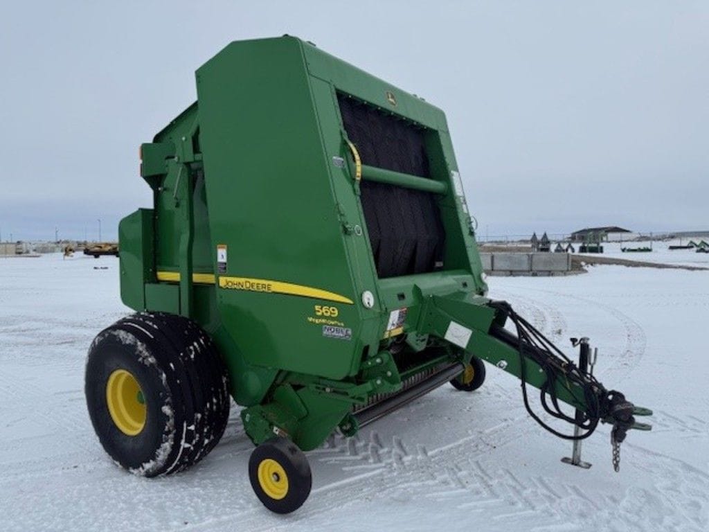 2017 John Deere 569