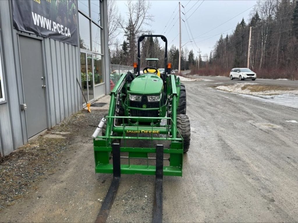 2016 John Deere 4044M