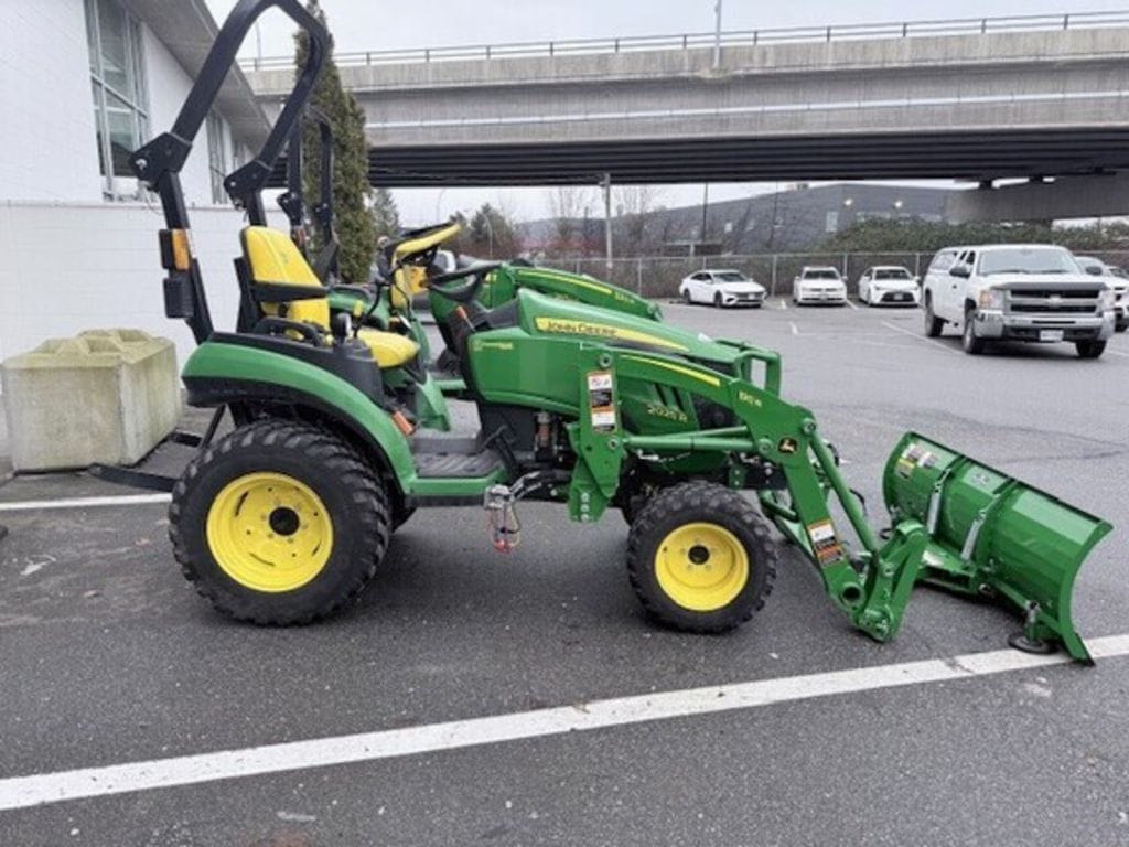 2023 John Deere 2025R