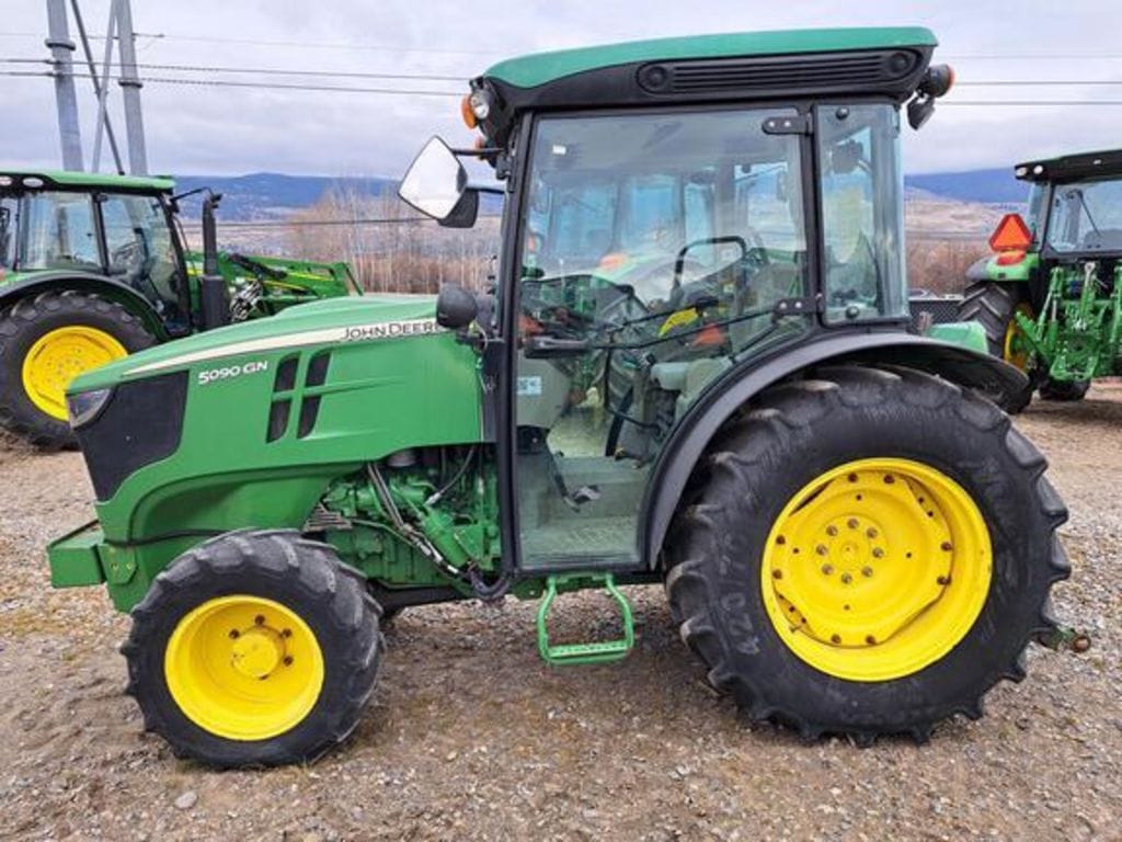 2018 John Deere 5090GN