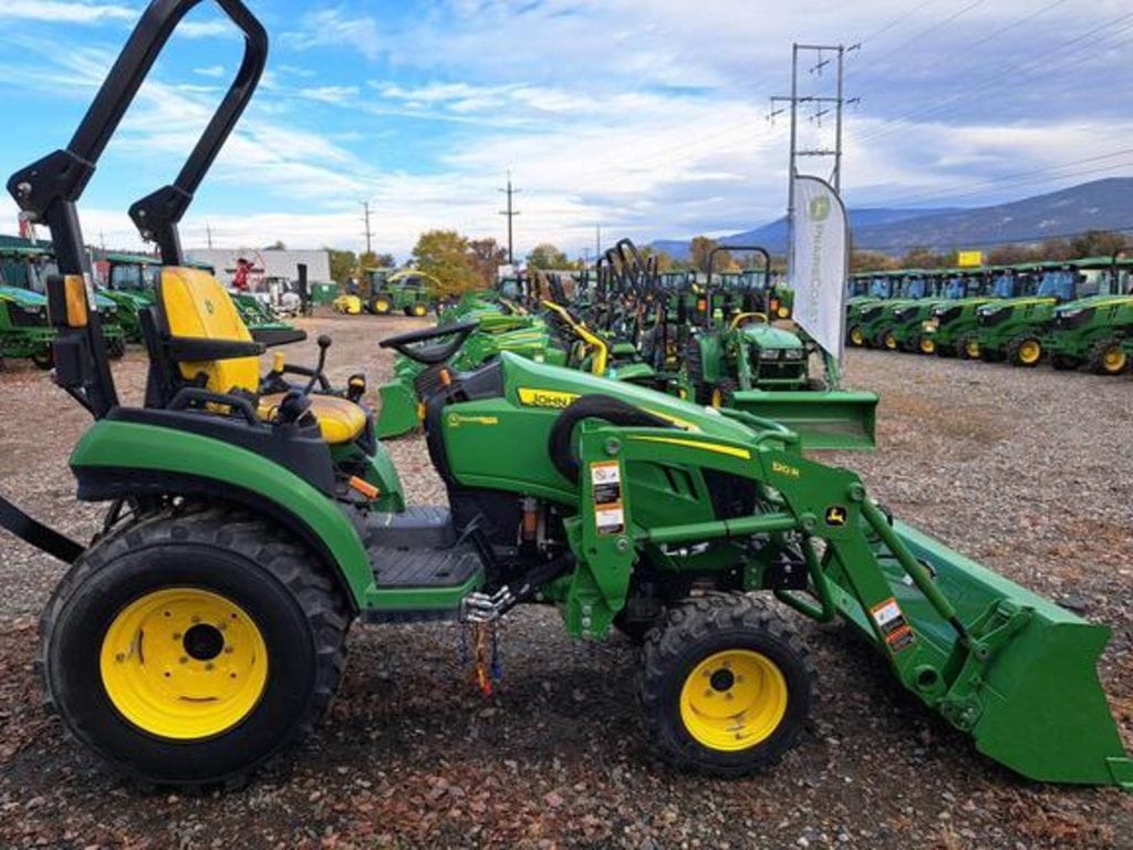 2023 John Deere 2025R