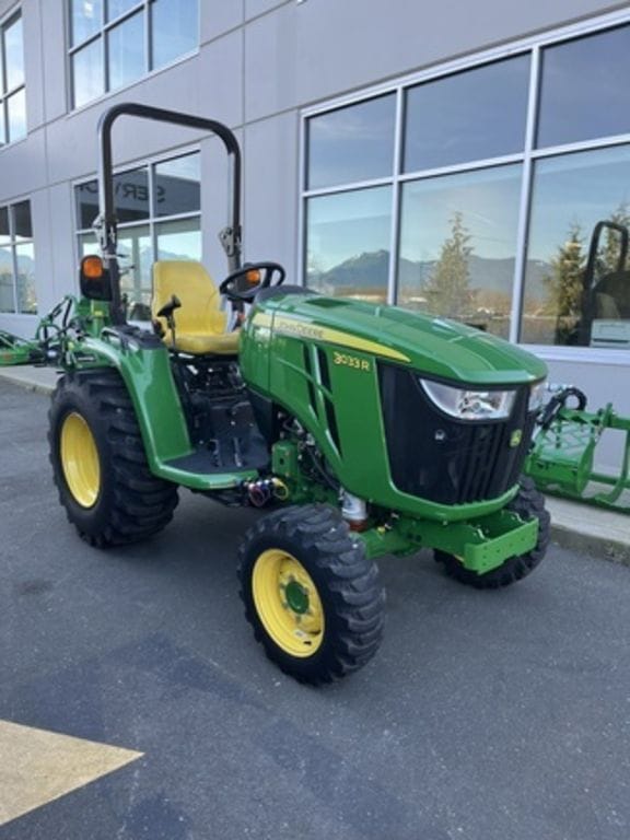 2023 John Deere 3033R