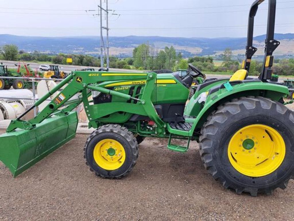 2023 John Deere 4044M