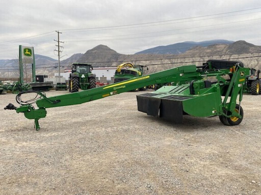 2019 John Deere 830
