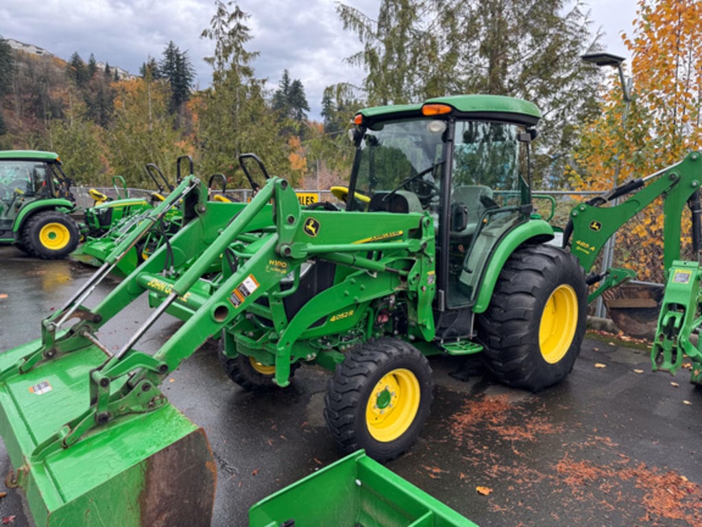 2017 John Deere 4052R