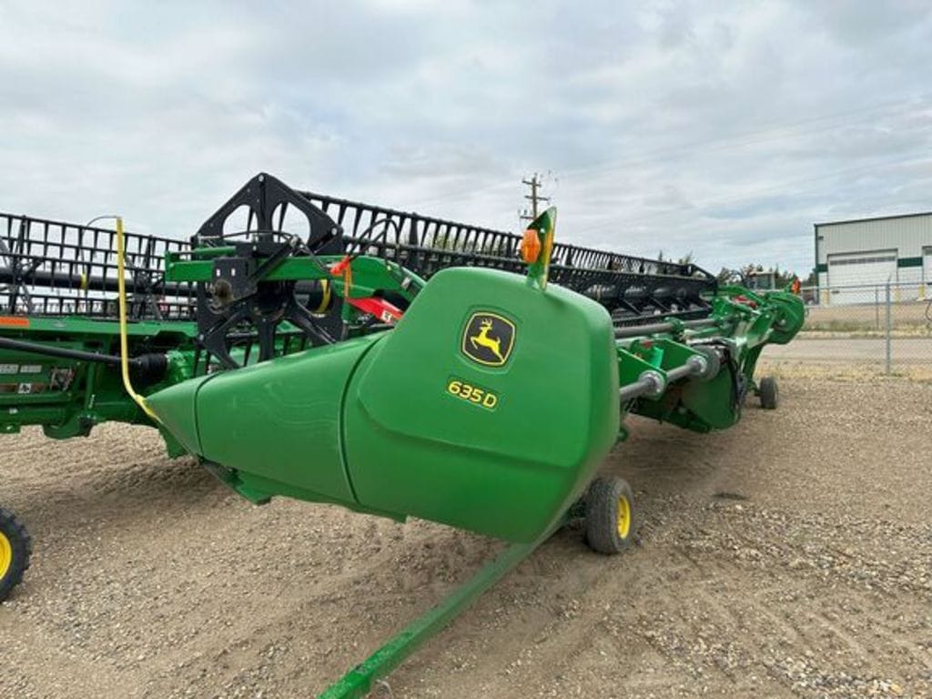 2017 John Deere 635D