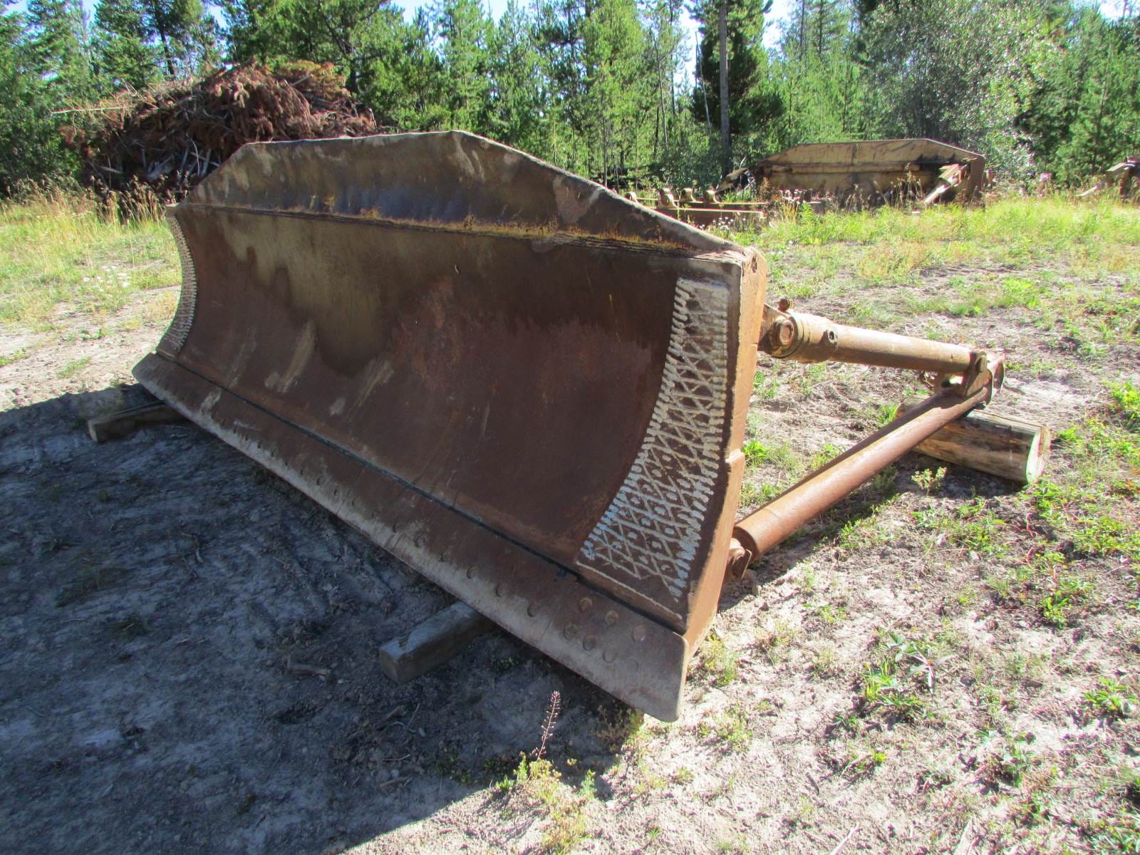 Caterpillar D8L/D9N Angle Blade And C Frame