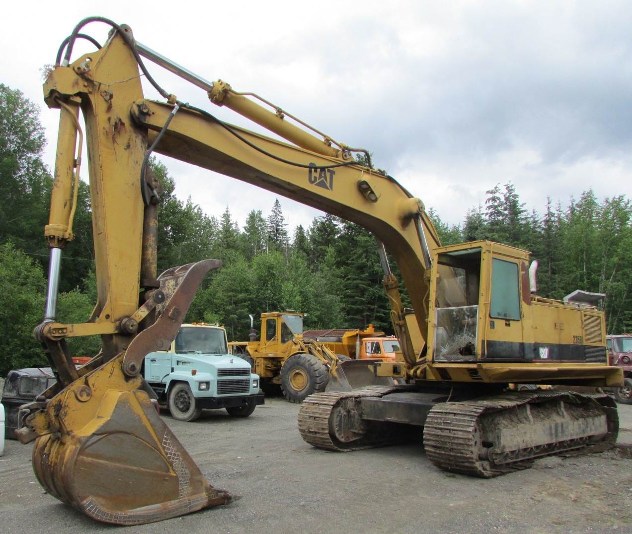 1986 Caterpillar 235B Excavator