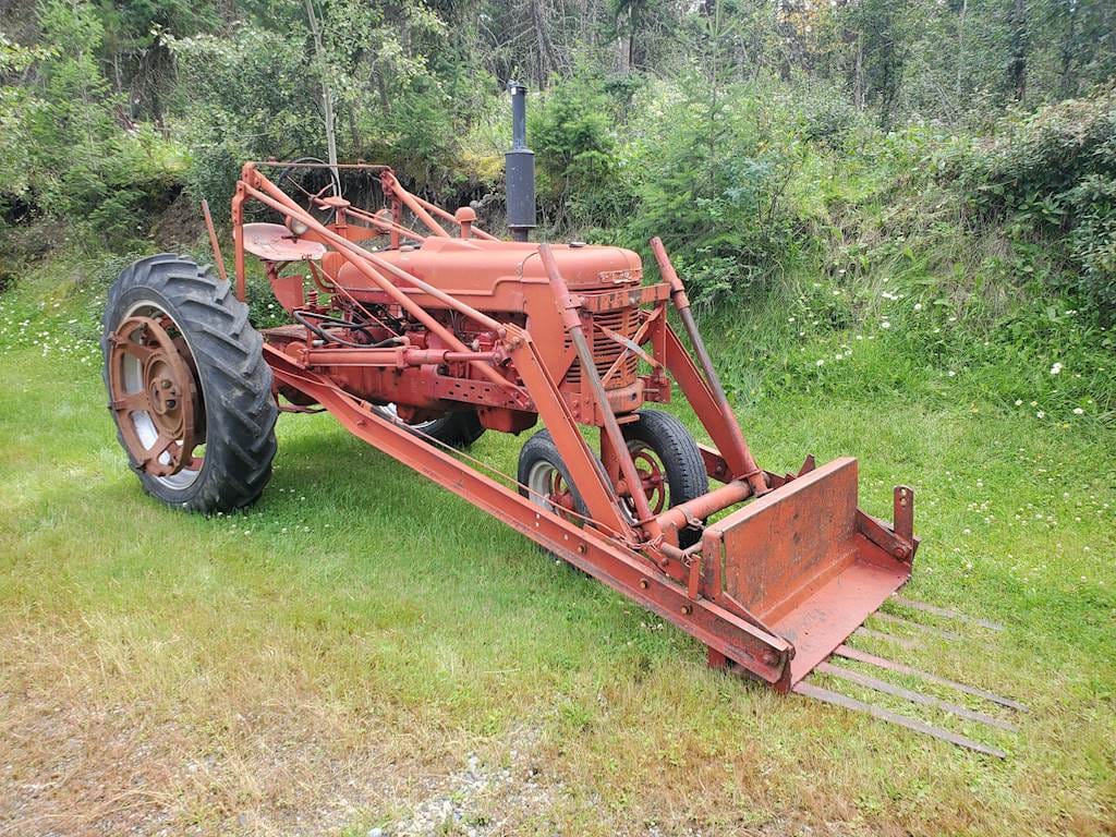1949 Farmall H Tractor