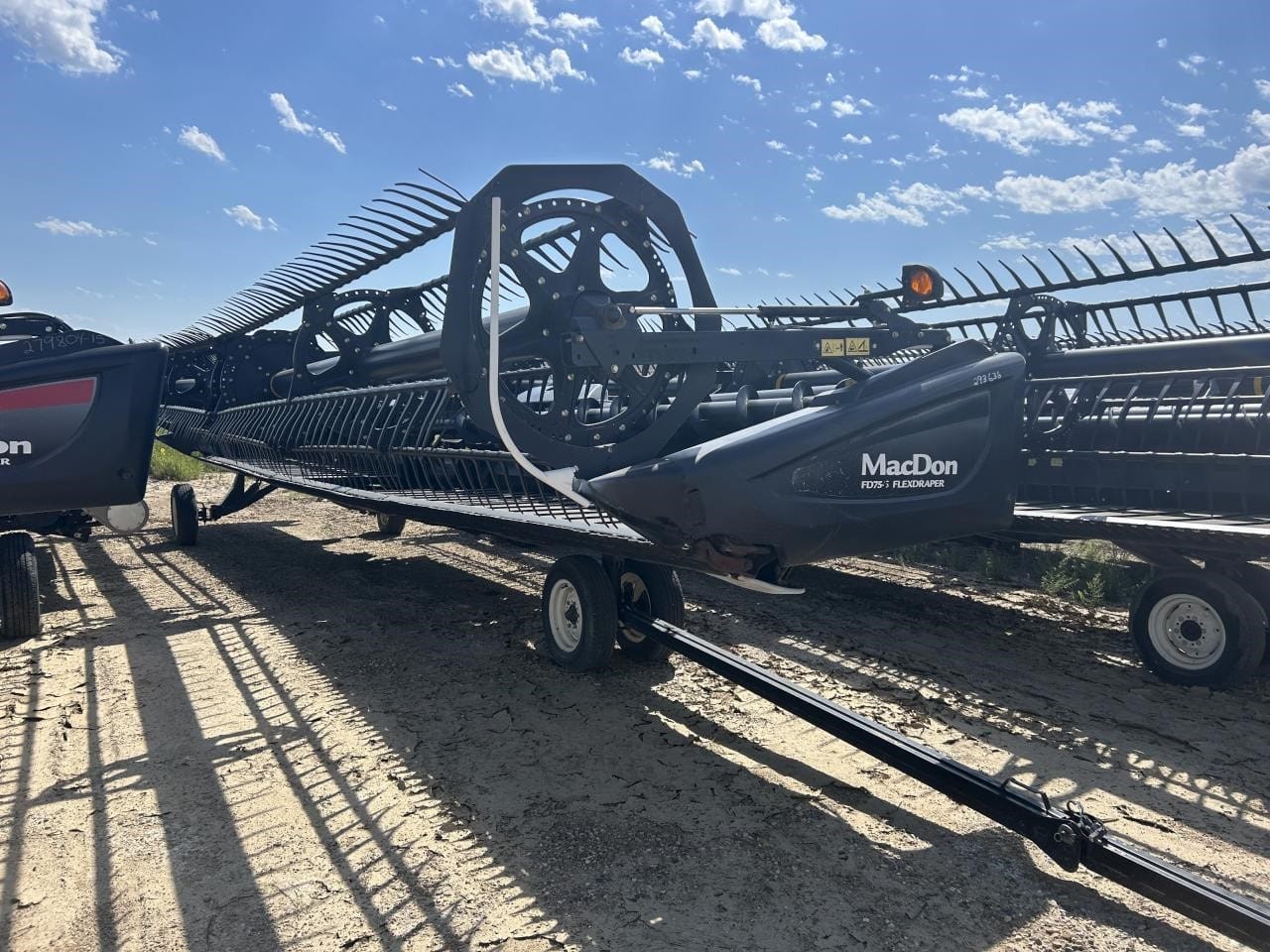 2016 MAC DON FD75