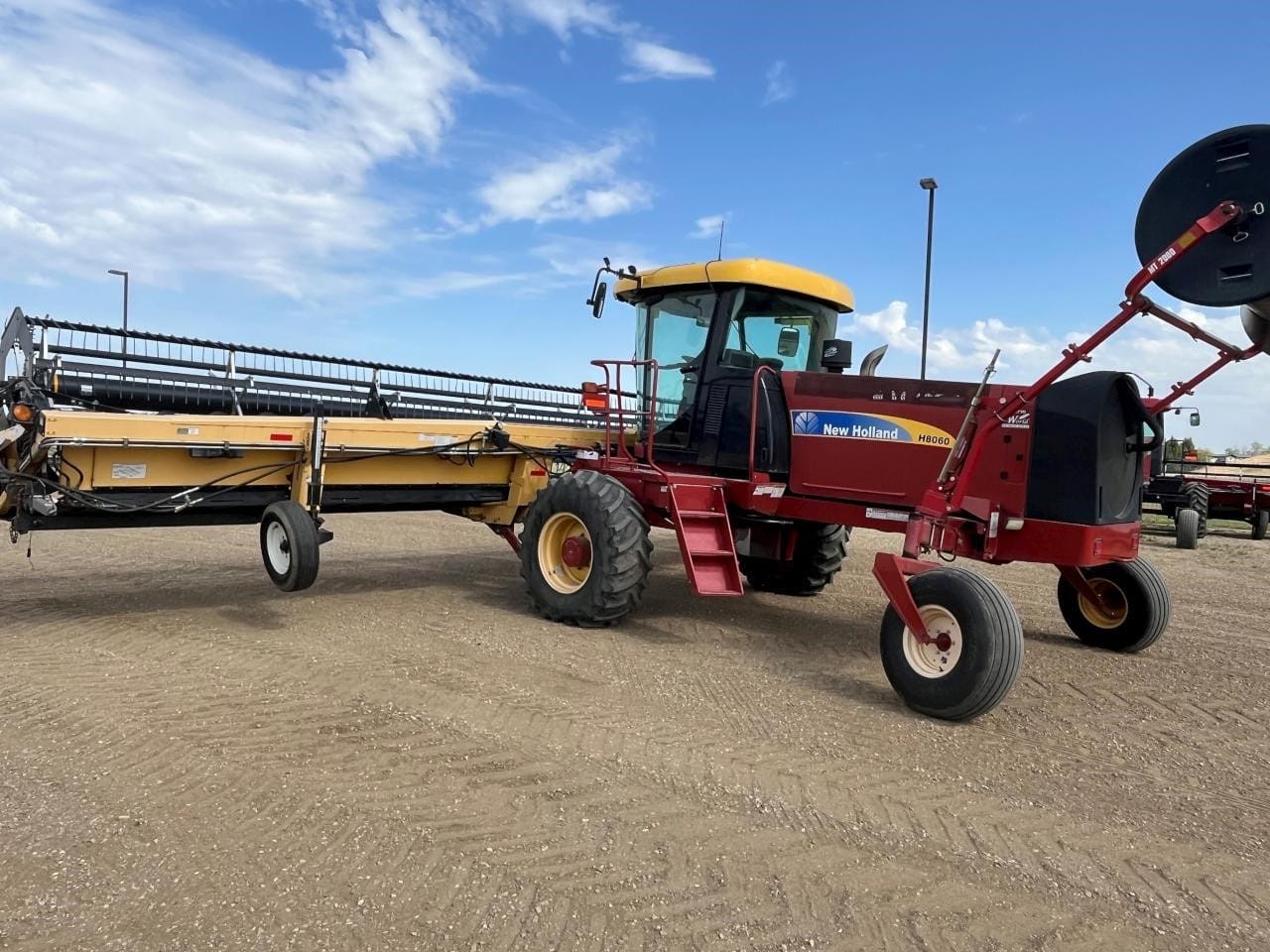 2011 NEW HOLLAND H8060