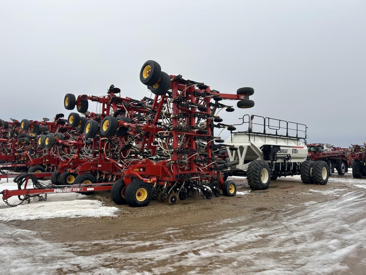 2012 BOURGAULT 3320-66