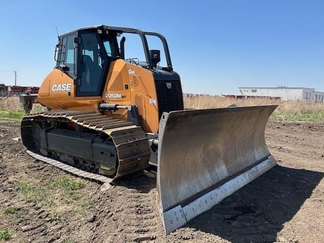 2022 CASE 2050M