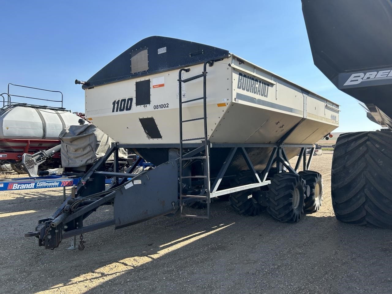 1999 BOURGAULT 1100