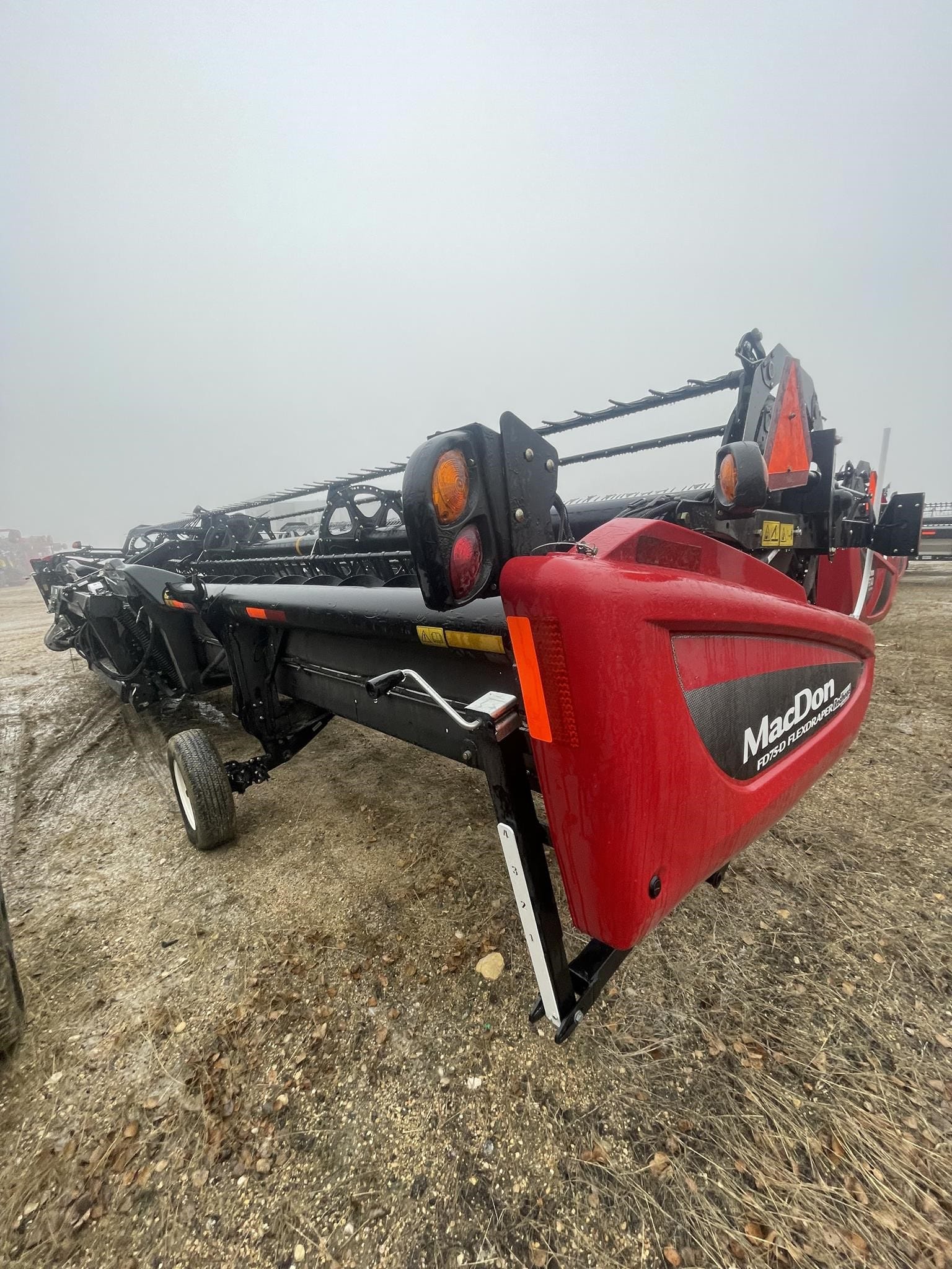 2016 MAC DON FD75