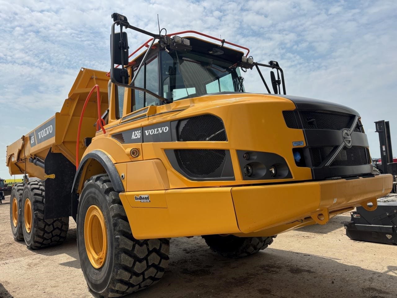 2023 VOLVO A25G