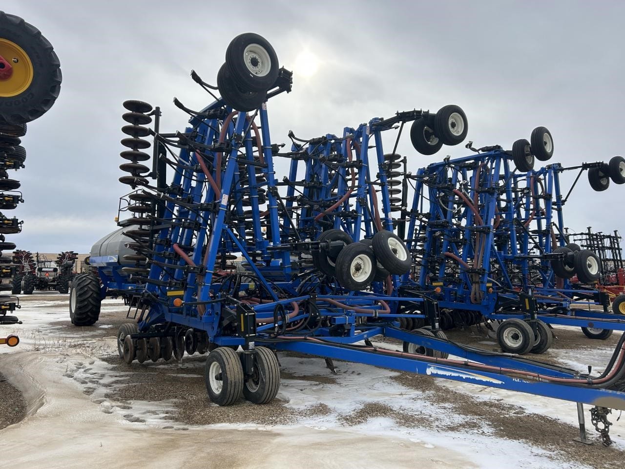 2011 NEW HOLLAND P2050