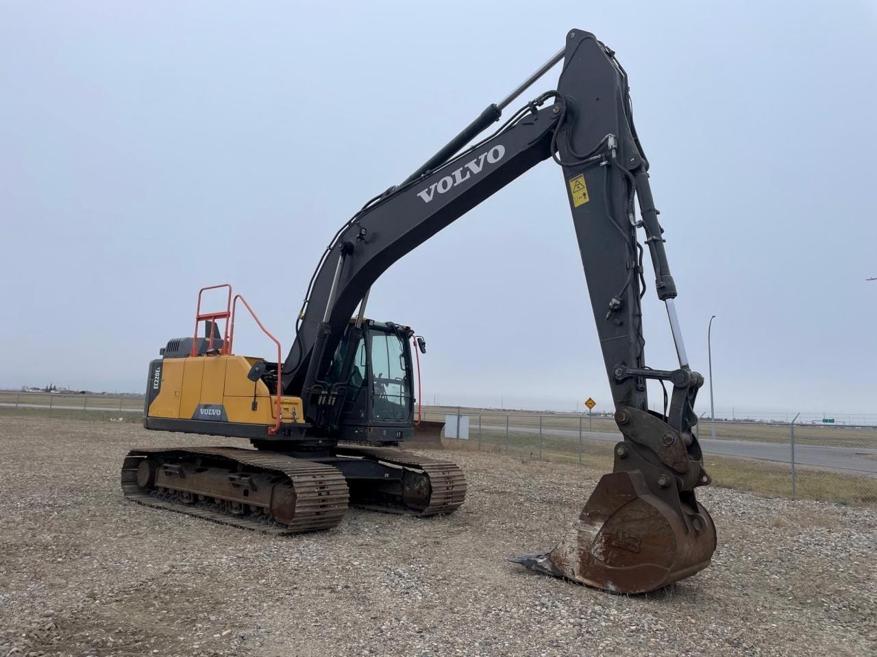 2019 VOLVO EC220EL