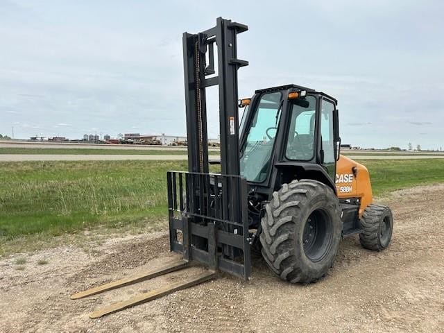 2024 CASE 588H