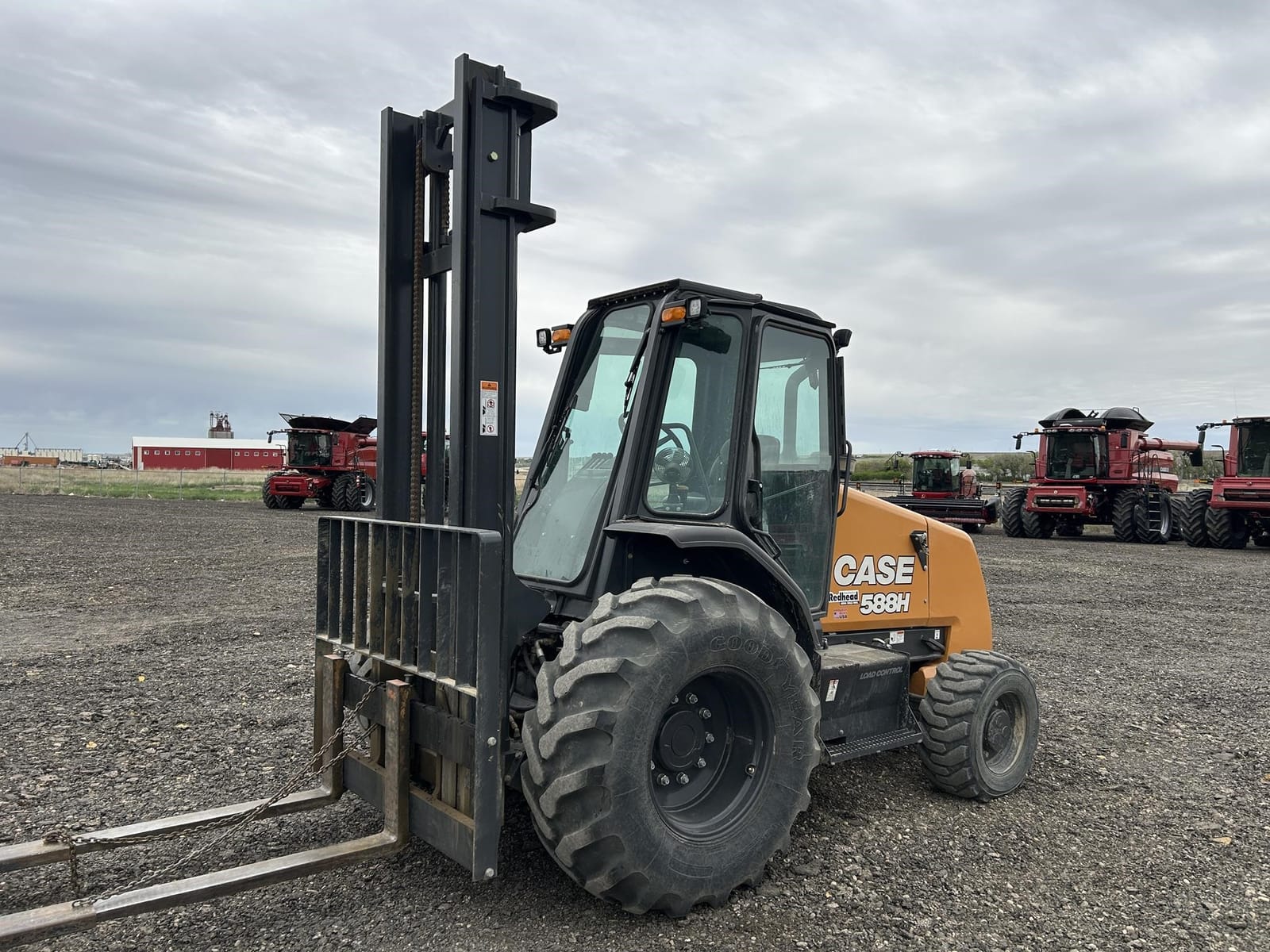 2024 CASE 588H