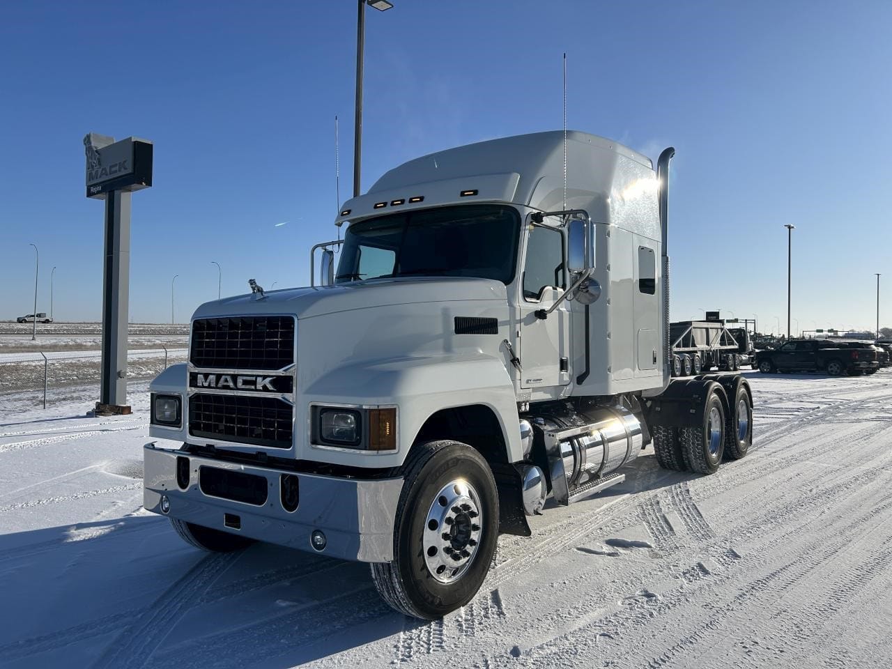2023 MACK PINNACLE 64T