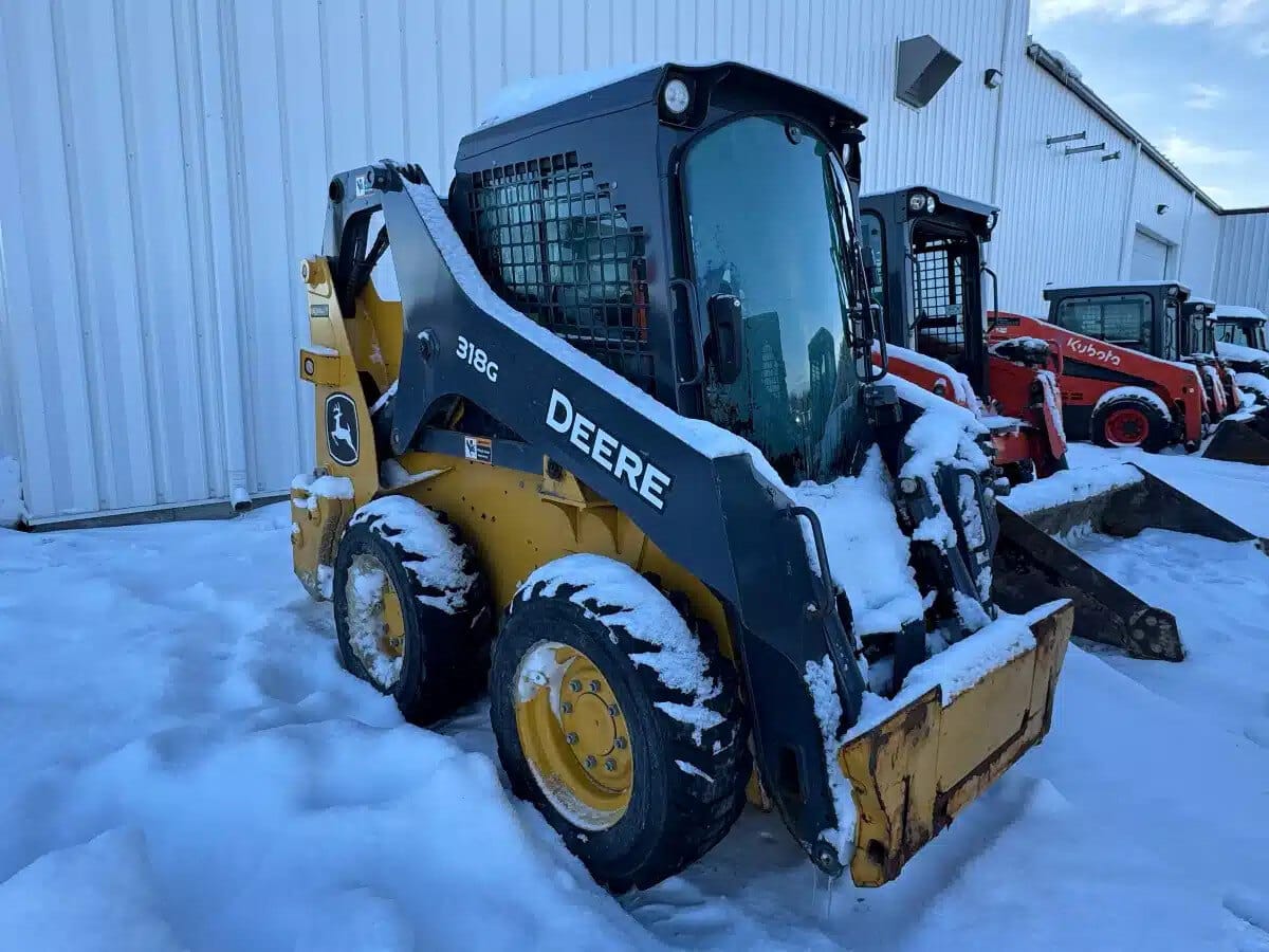 2023 DEERE 318G