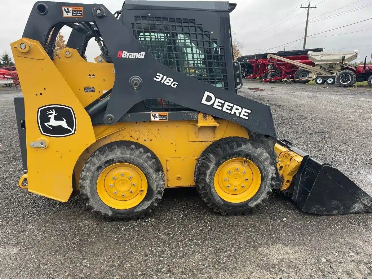 2023 John Deere 318G