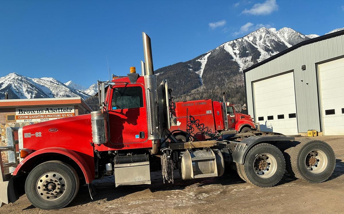 2012 Peterbilt 367 Day Cab Truck Tractor