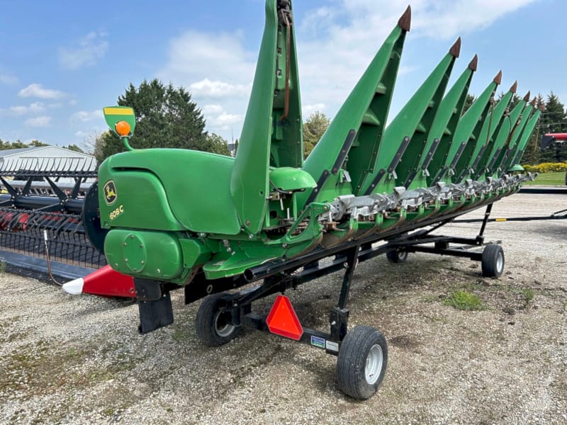 2013 JOHN DEERE 608C STALKMASTER CORN HEAD AND HEADER CART PACKAGE