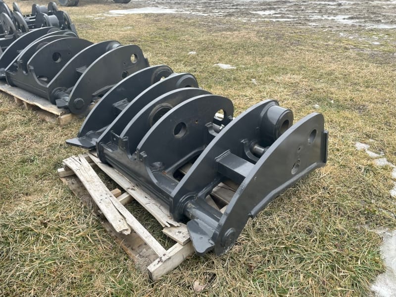 2024 CNH (CASE) WHEEL LOADER COUPLER - JRB COMPATIBLE - 821G/921G SERIES