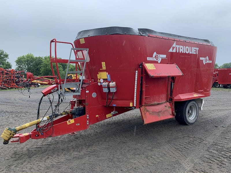 2018 TRIOLIET SOLOMIX 2 2000 ZK PULL TYPE TMR FEED MIXER