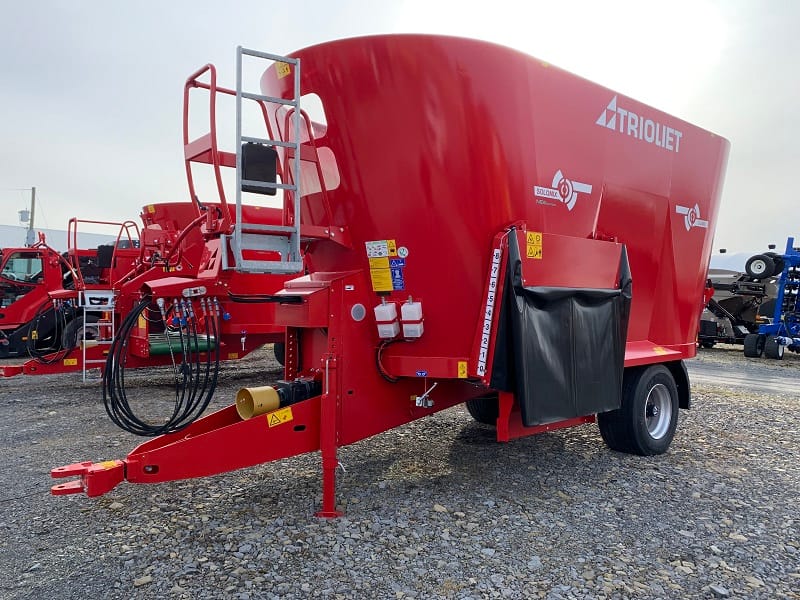 2023 TRIOLIET SOLOMIX 2 2400 ZK TMR FEED MIXER