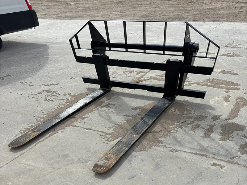 2026 NEW HOLLAND 4200KG PALLET FORKS AND CARRAIGE