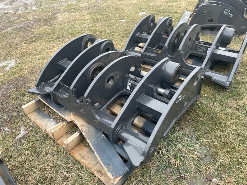 2024 CNH (CASE) WHEEL LOADER COUPLER - JRB COMPATIBLE - 821G/921G SERIES