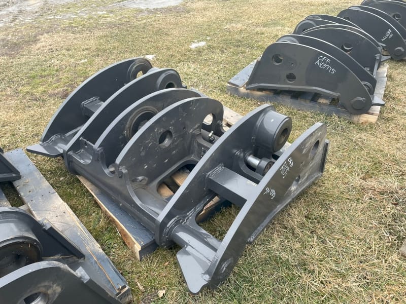 2024 CNH (CASE) WHEEL LOADER COUPLER - JRB COMPATIBLE - 821G/921G SERIES