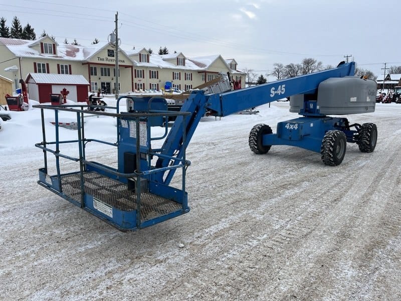 2012 GENIE S45 MANLIFT