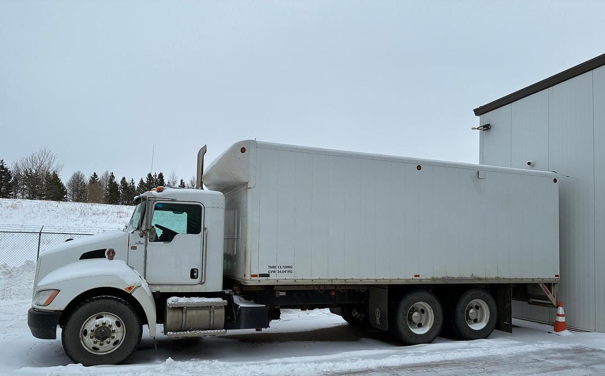 2015 Kenworth T370 Van Truck