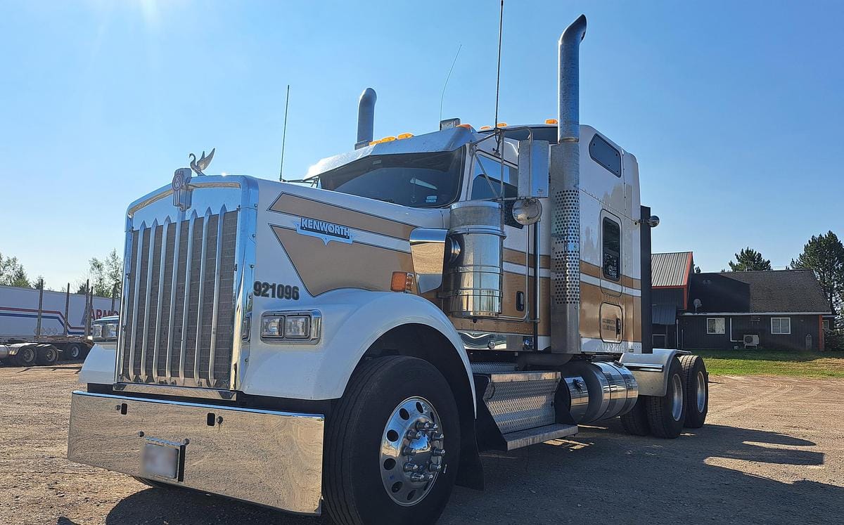 2021 Kenworth W900B Sleeper Truck Tractor