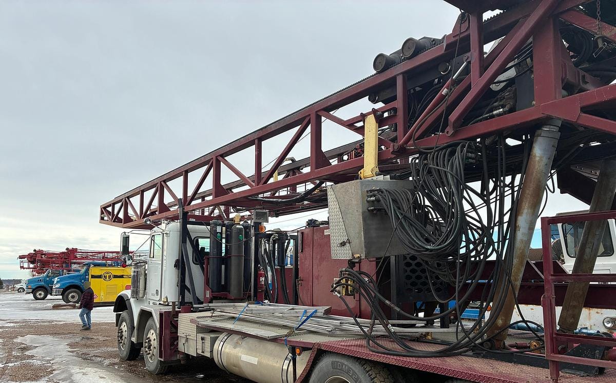 2007 Freightliner FLD120 Snubbing Unit