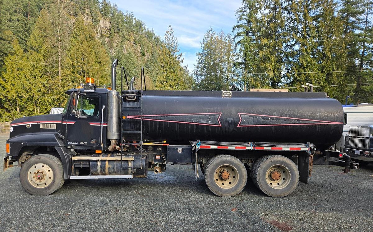 1996 Mack CH613 Water Truck