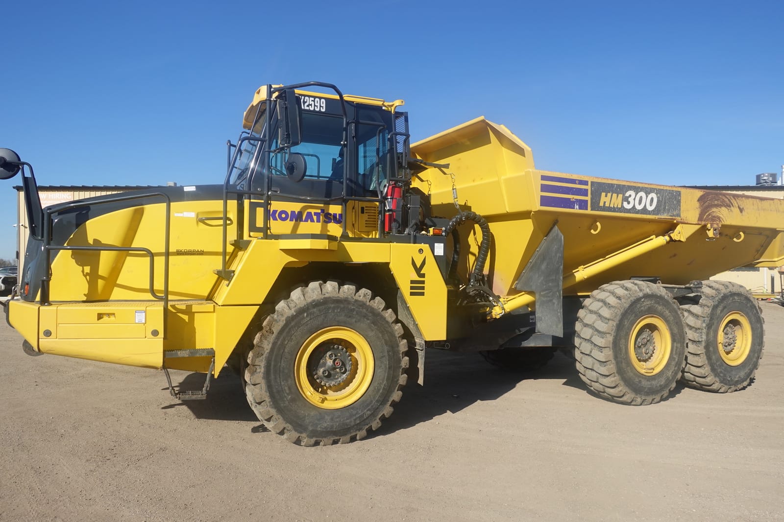 2022 Komatsu HM300-5