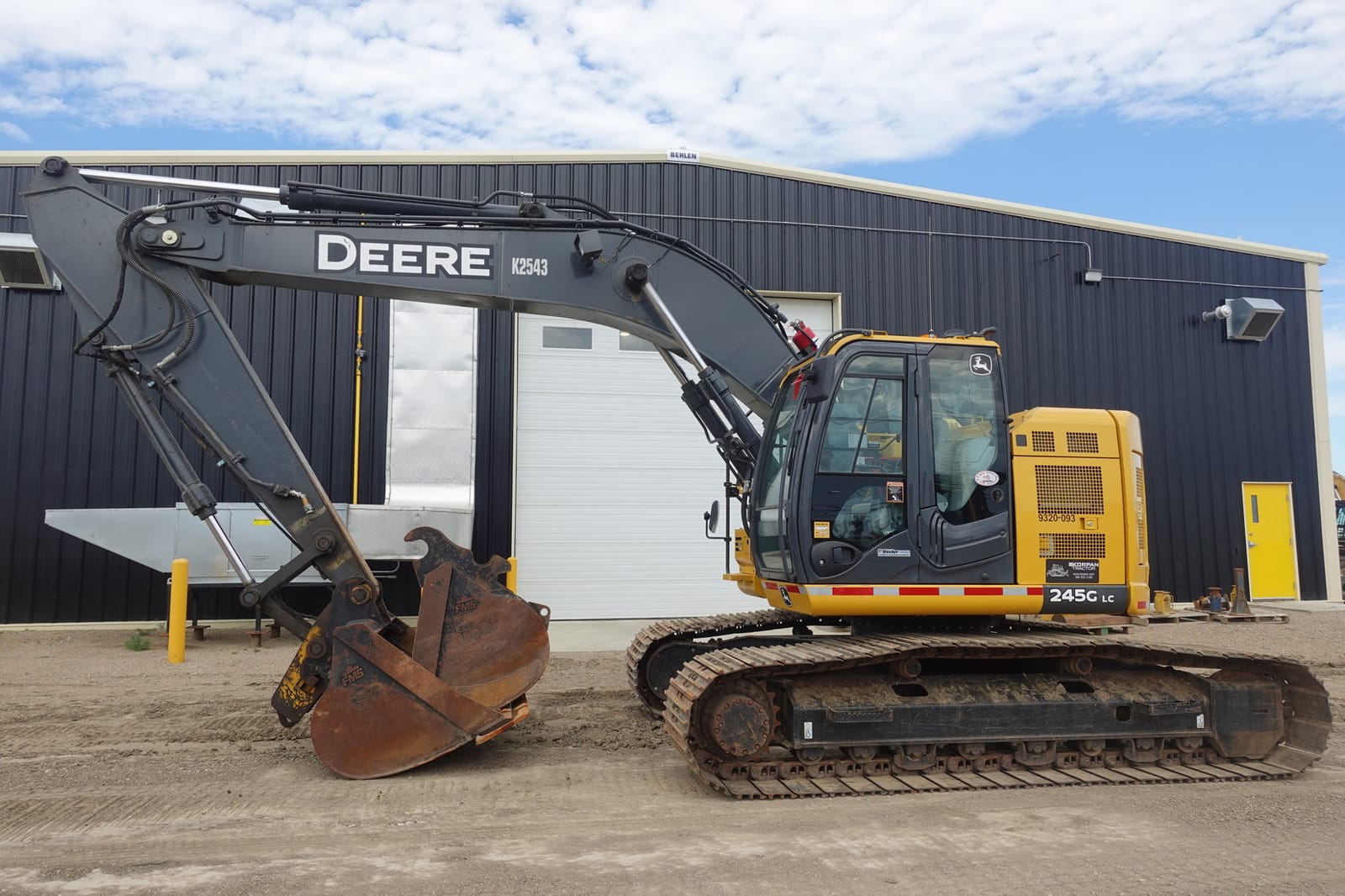 2021 John Deere 245G